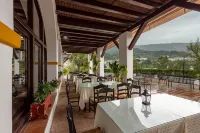Tugasa Hotel Las Truchas El Bosque - parking