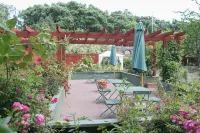 Malistorpets Rosor Bed & Kitchen Hotels near Varberg Fortress