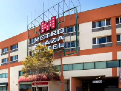 Metro Plaza Hotel Hotels near Little Tokyo