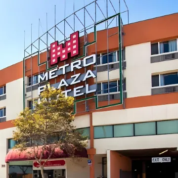 Metro Plaza Hotel Отели рядом с достопримечательностью «Исторический район»