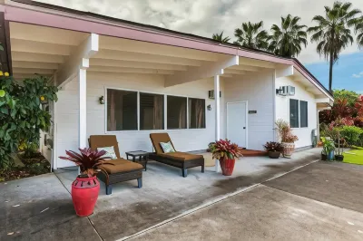 Luana Inn Hotels near Kealakekua Bay Cliffs