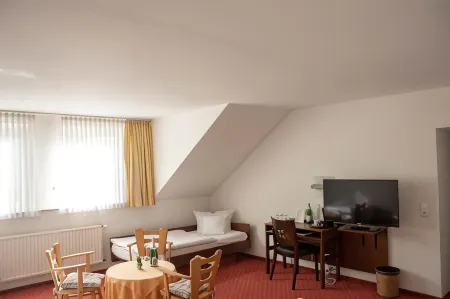 Hotel Restaurant Rothkopf Отели в г. Цюльпих