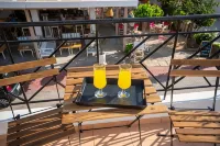 Athinais Suites