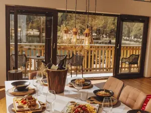 Jasna Natur Resort by the Lake