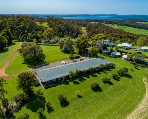 Karri Aura Hotels in Shadforth