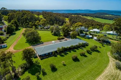 Karri Aura Hotels in Shadforth