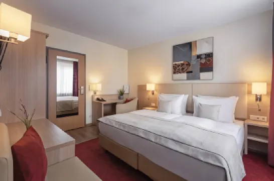Garner Hotel HAMBURG - WANDSBEK MARKTPLATZ by IHG ミニゴルフ・エーイエンドルファー・パーク・ハンブルク周辺のホテル