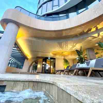 Encore Broadbeach - Official Hotel Exterior