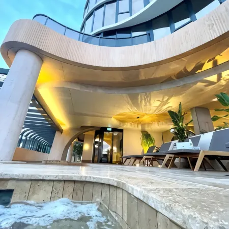 Encore Broadbeach - Official