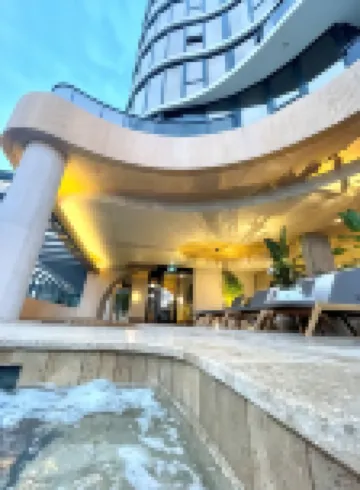 Encore Broadbeach - Official