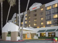 Courtyard Riverside UCR/Moreno Valley Area Hotels near Walgreens