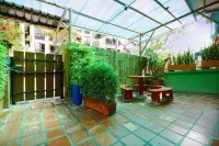 Ding-Dong Hostel Hotels in 