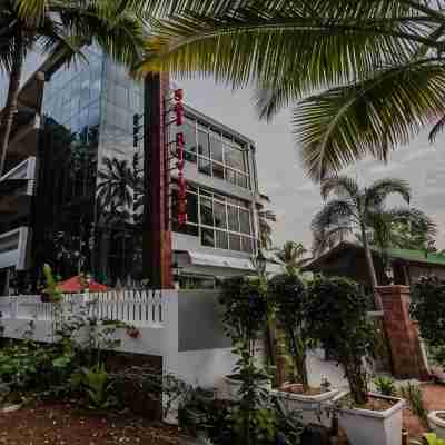 SAL Riviera Hotel Exterior