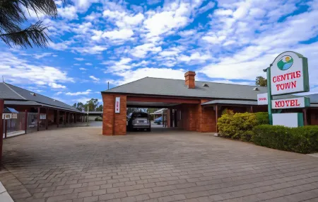 Centretown Motel Отели в г. Кирванс Бридж