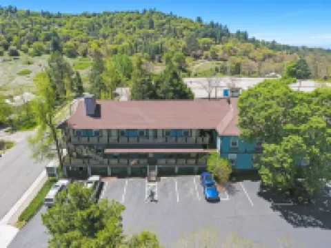 朱利安旅館 朱利安酒店