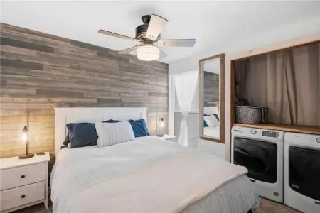 #182-Unit by pool & Gorge shuttle-book separately