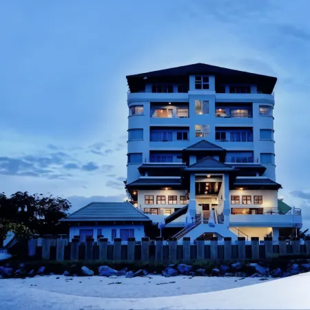 Khanom Golden Beach Hotel