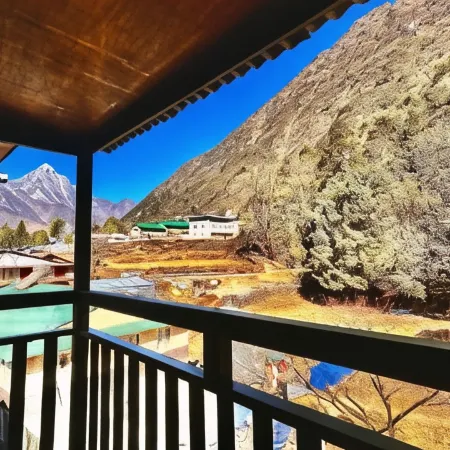 Lama Hotel - Himalayan Burger