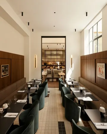 Morgan & Mees Rotterdam Отели рядом с достопримечательностью «KPN Telecom Building / Toren op Zuid»