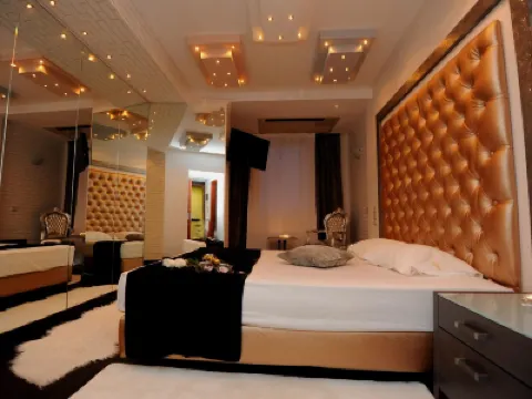 卡羅爾酒店 鄰近雅典碼頭的酒店