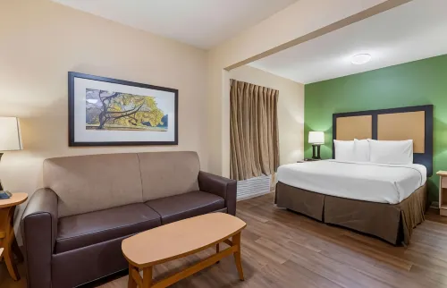 Extended Stay America Select Suites - St Louis - Westport - Craig Road Hotels in Creve Coeur