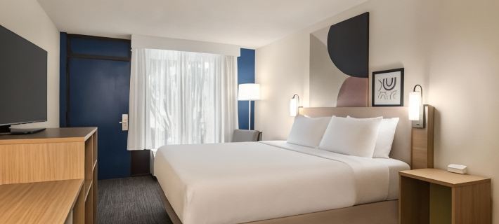 Spark by Hilton Sarasota Siesta Key Gateway Hotels in Sarasota