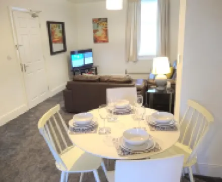 Modern Comfy 2-Bedroom Flat in St Helens Hotels in Saint Helens