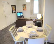 Modern Comfy 2-Bedroom Flat in St Helens Hotel a Saint Helens