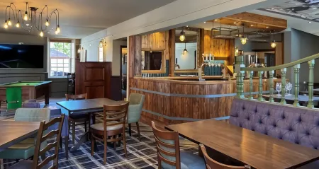 The Bell Hotel Отели рядом с достопримечательностью «Skegness Clock Tower»