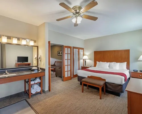 Comfort Suites North Dallas Hotels near Park Central