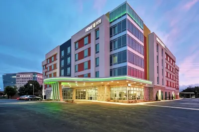Home2 Suites by Hilton San Francisco Airport North Hôtels à proximité de : Blue Line Transfer Inc