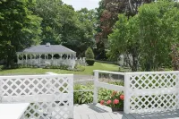 2 River Road Inn Cottages