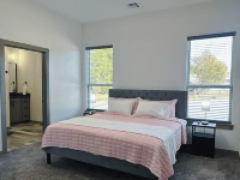 South of Norman, Cougar Cabin with Air Hockey, Fireplace Hotels in McClain County