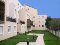 Séjours & Affaires Créteil le Magistere Hotels in Saint-Maur-des-Fossés