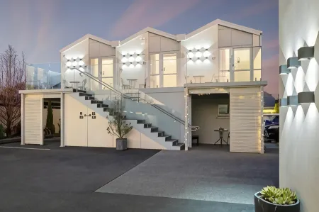 V Motel