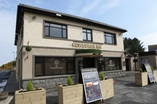 Newburgh Inn - bars