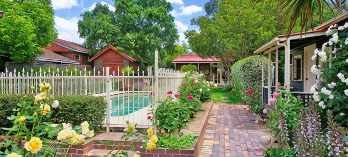 Loloma House Hotels in Armidale