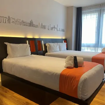 イージーホテル リスボン ビカのケーブルカー周辺のホテル