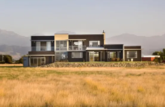 Appleby House & Rabbit Island Huts Hotels in 