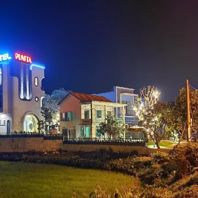 プニタホテル Quang Nam University周辺のホテル