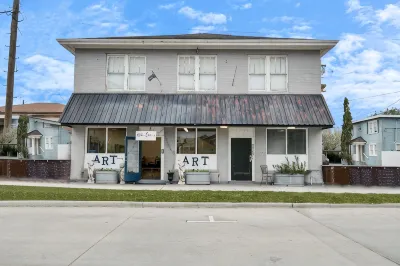 Gulf Siesta Vacation Lofts Hotels near Ocean Star Offshore Drilling Rig and Museum