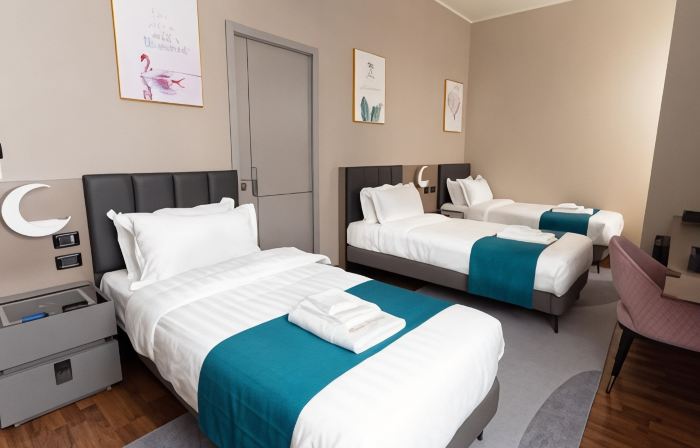 HOTEL ROYAL