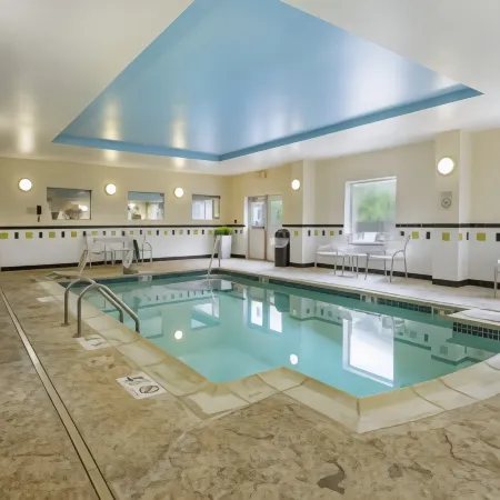 Fairfield Inn & Suites Hooksett Отели в г. Хуксетт