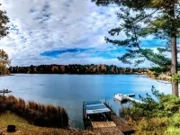 Lake Life on Clover Leaf Lakes  🛶🎣 Hotels in Shawano County