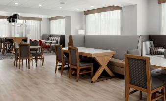 Hampton Inn by Hilton Bellingham Airport