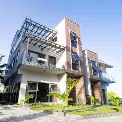 Serenity Residences & Spa - Kokrobite Beach Hotel Exterior