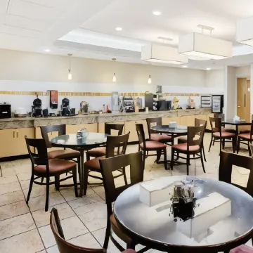 La Quinta Inn & Suites by Wyndham Springfield South