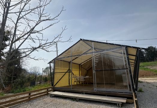 글램핑 내부 및 야외 시설