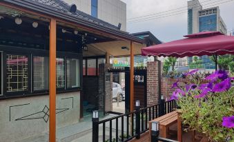 Gwangju Jangmiok Hanok Pension