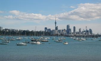 Surf 'N' Snow Backpackers